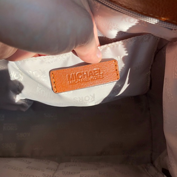 MICHAEL KORS Hudson Large Signature PVC Satchel - Picture 6 of 8